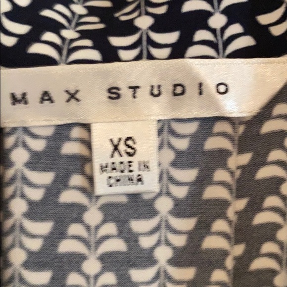 Max Studios xs Dress - Picture 2 of 5